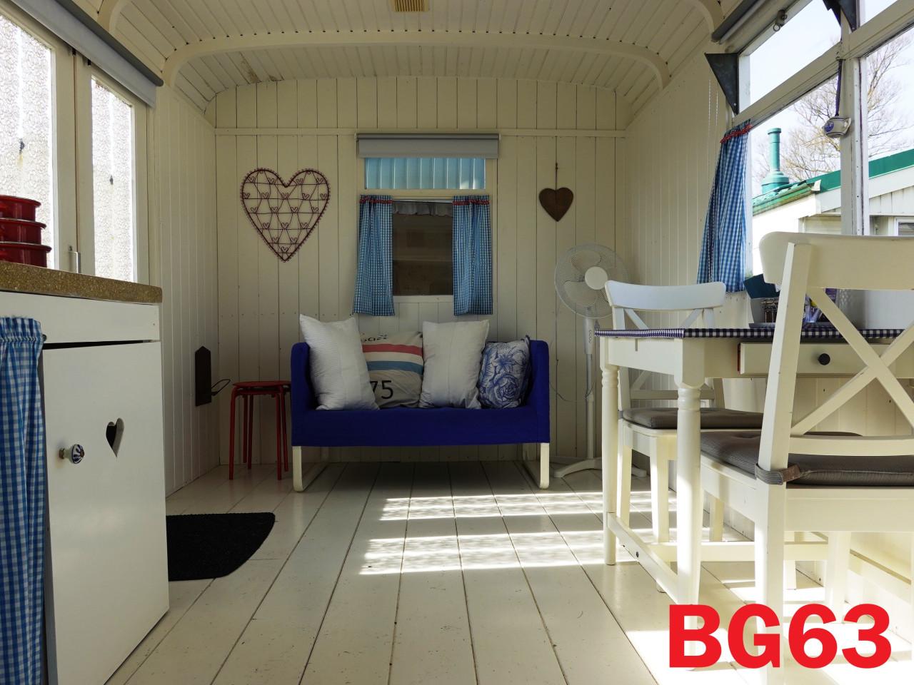 Leuke pipowagen te koop met retro interieur voor verhuur of B&B
