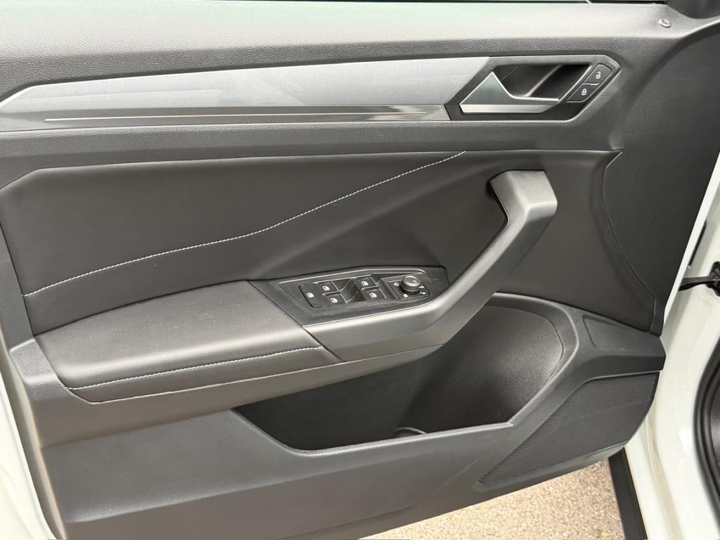 Volkswagen T-roc 1.5 tsi 150pk dsg style | trekhaak | navi | iq light | ada