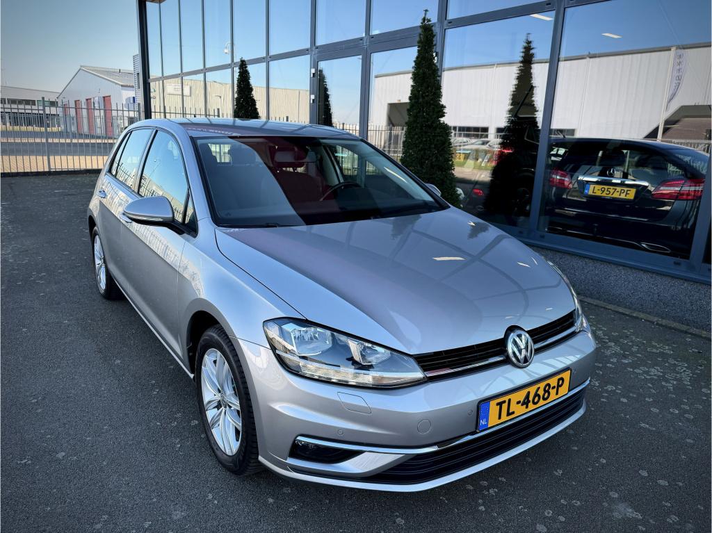 Volkswagen Golf 1.0 tsi trendline