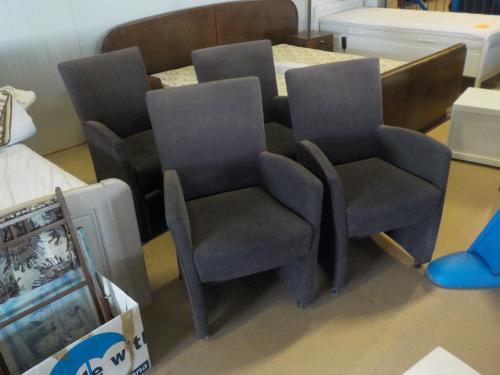 4 armleuning fauteuiltjes op wielen opruimprijs setprijs 20 euro