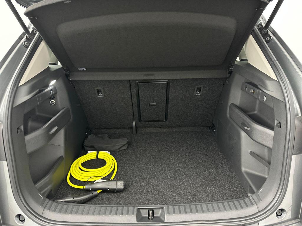 Skoda Elroq business edition elektromotor 150 kw / 204 pk suv