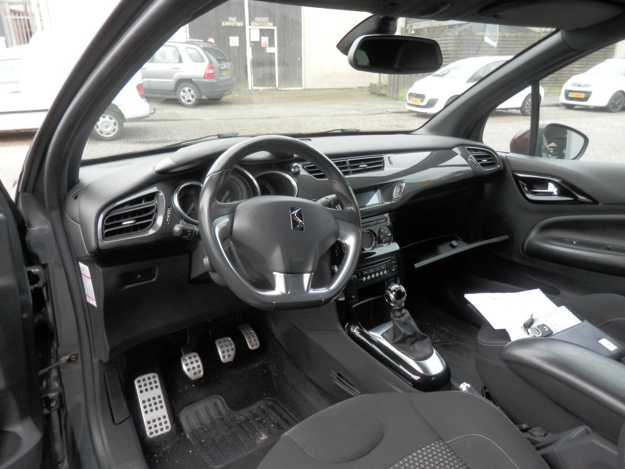 Auto Garant Biedt Aan: Citroen DS3 1.6 THP Sport Chic