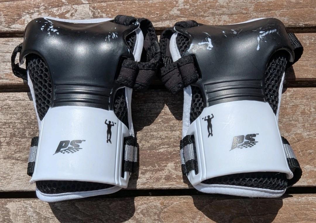 Powerslide skates maat 45 inclusief beschermingsset