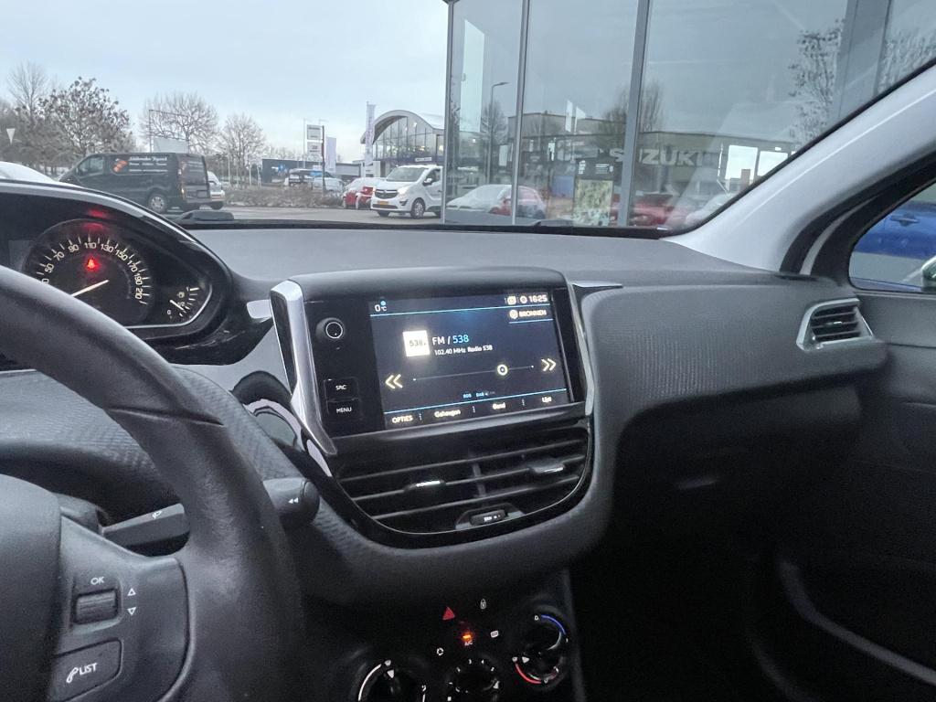 Peugeot 208 1.2 puretech signature