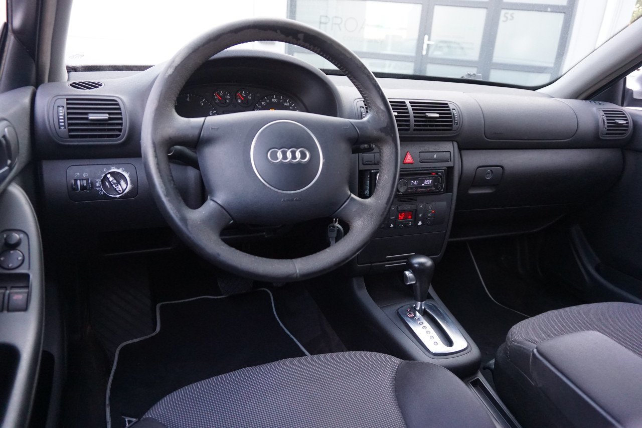 Audi A3 1.6 Attraction - AUTOMAAT / Climate / Elektr. ramen / NAP