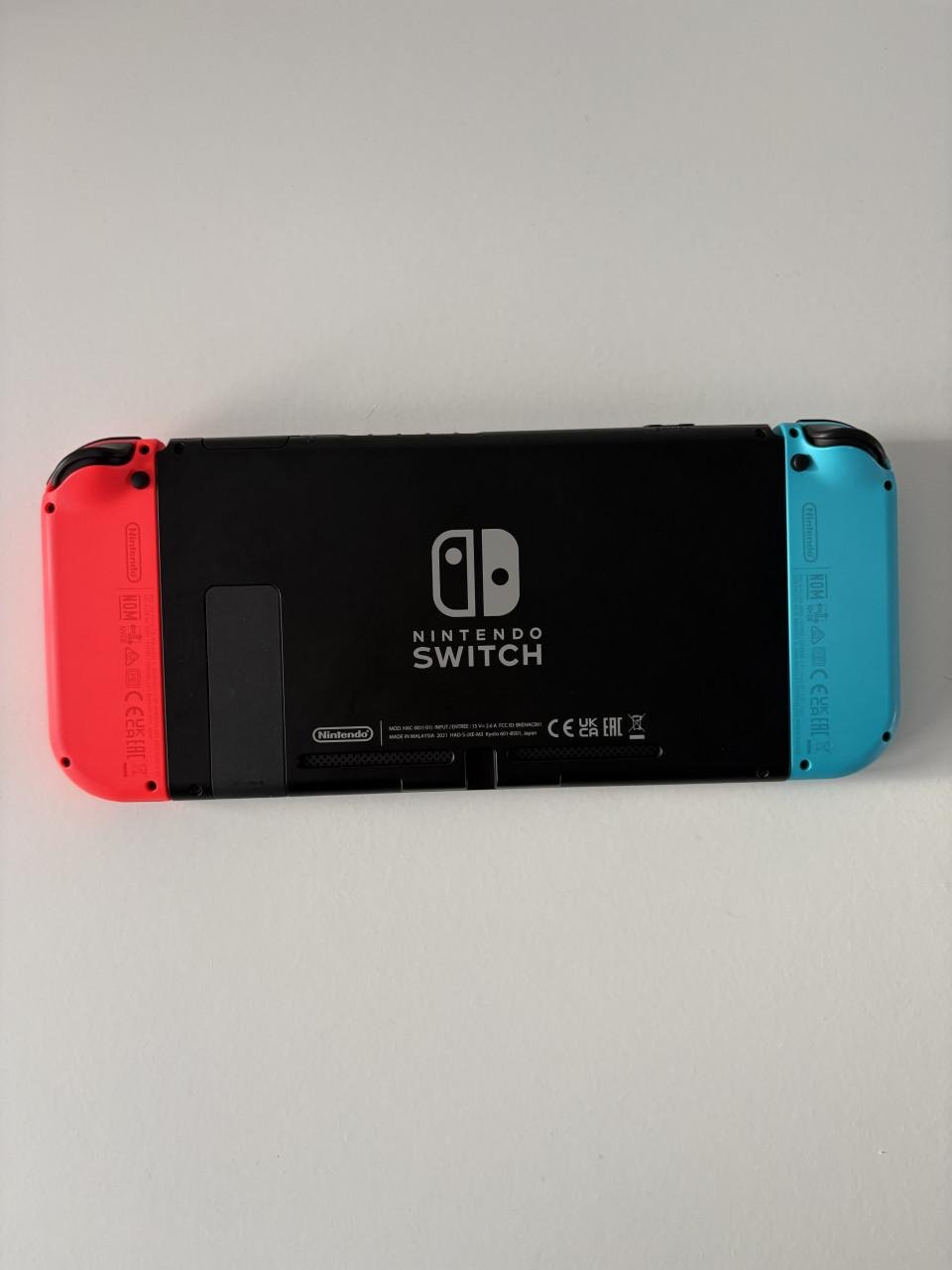 Nintendo Switch + 5 spellen