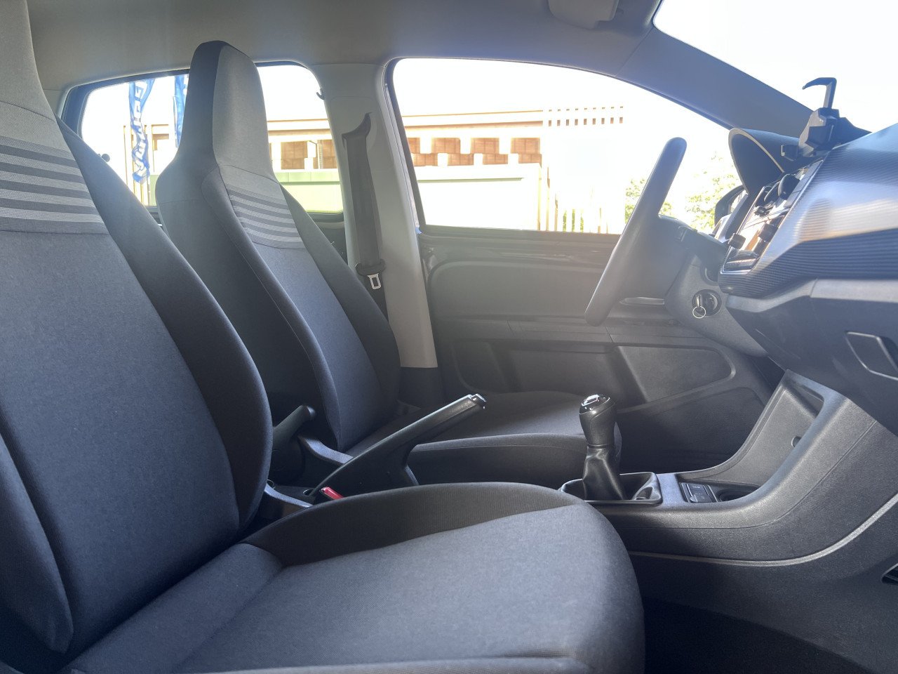 Volkswagen Up! 1.0 60pk BMT 5D 2019 Zwart