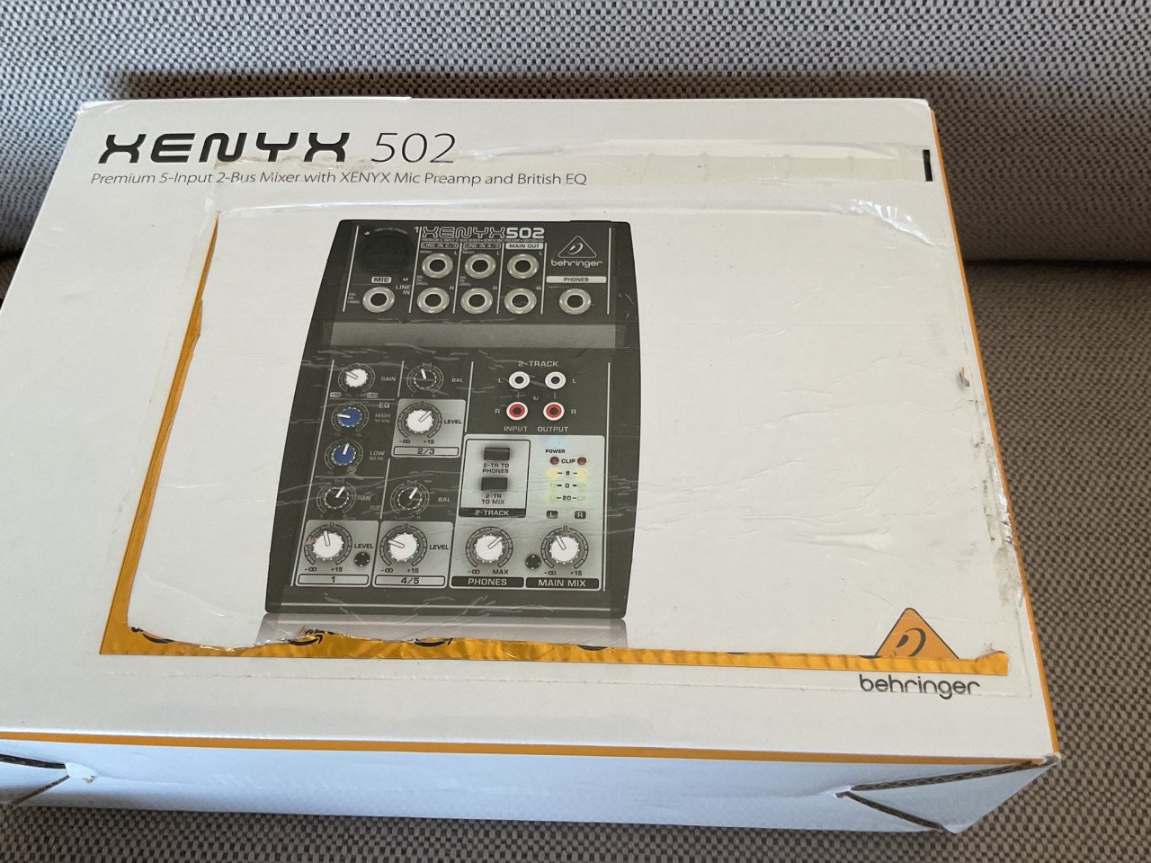 Behringer XENYX 502 mixer met Mic pre-amp and Engels EQ  z.g.a.n