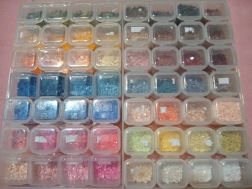 Doos met kleine doosjes vol.diamond painting steentjes