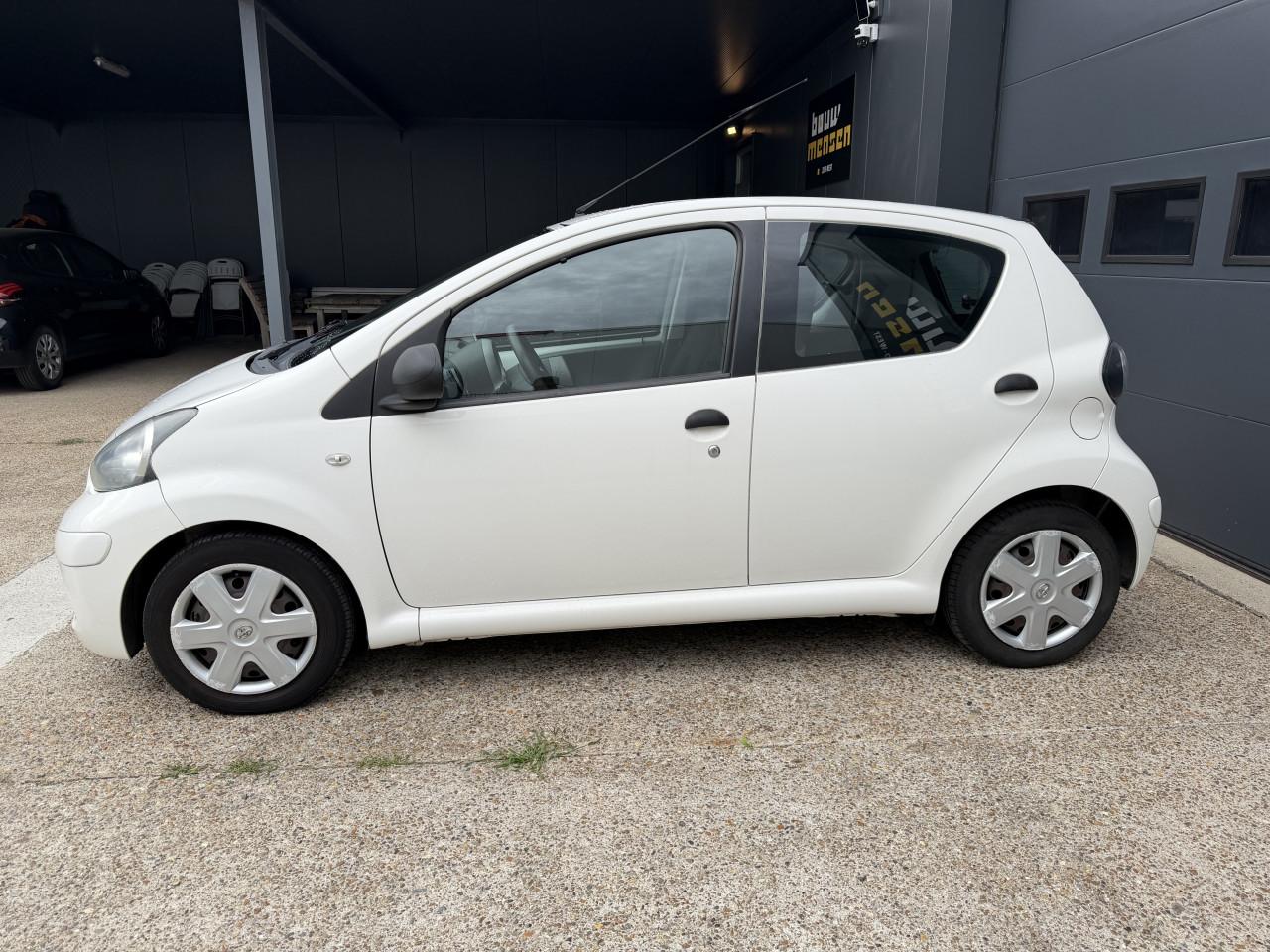 Toyota Aygo 1.0 12V Vvt-i 5DRS 2011 Wit Airco Apk Nap Navi