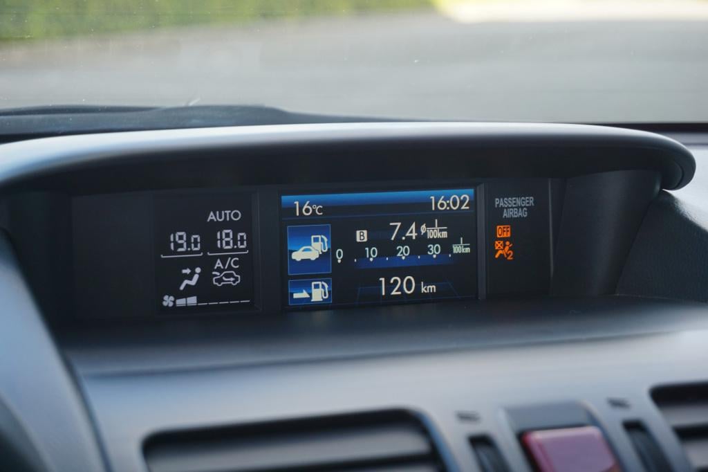 Subaru Xv 2.0i luxury awd airco / navi / cruise / camera / leder / parkeers