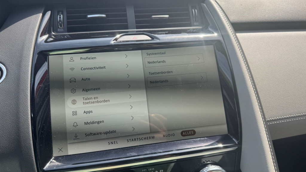 Jaguar E-pace 1.5 p300e awd r-dynamic s
