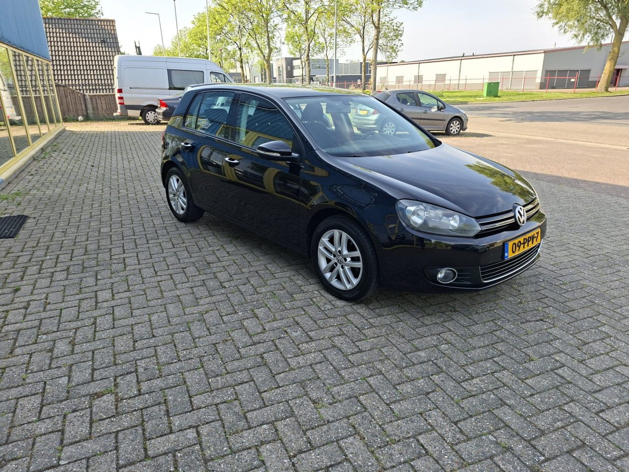 Volkswagen GOLF 1.2 TSI BlueMotion Highline 5deurs bj:2011 airco i.z.g.st