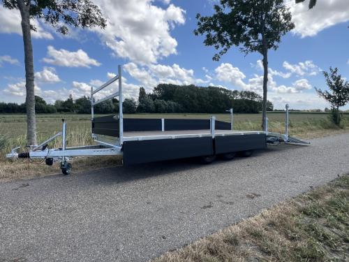 Beaver trailer 550x220