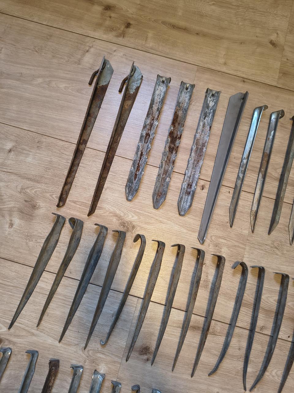Enorme set RVS tentharingen, haringen, stormharingen voortent luifel tent.