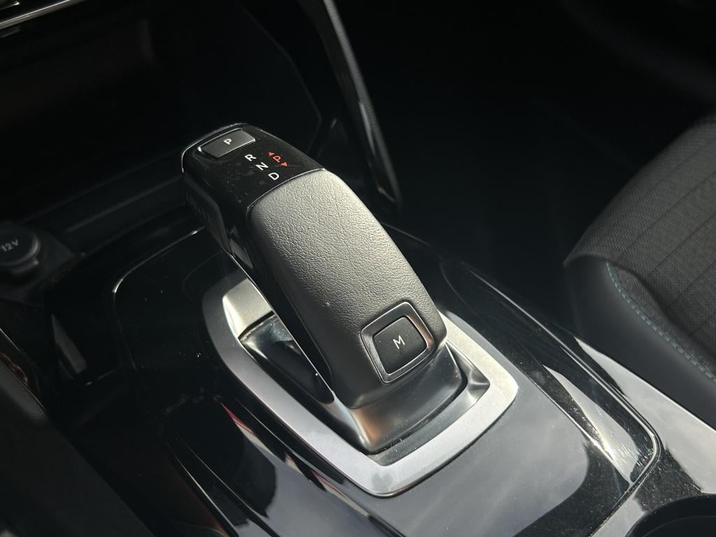Peugeot 208 1.2 puretech 100pk eat8 allure pack 3d cockpit | apple carplay 