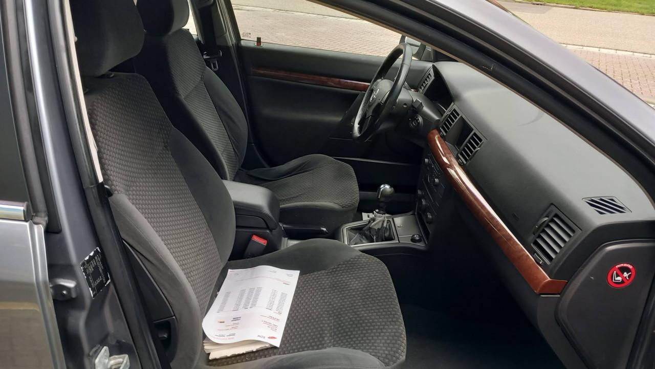 Opel VECTRA 2.2-16v Elegance Navigator sedan bj:2003 airco navigatie