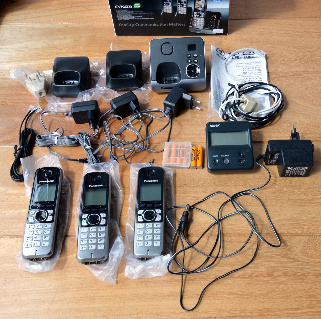 Panasonic KX-TG6723 Trio (3x DECT) + Ranex RX 1515 (nummermelder) + ...