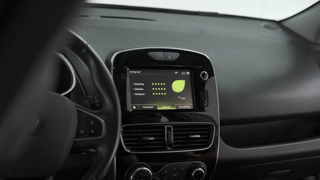 Renault Clio estate tce 90 intens | trekhaak | navigatie | parkeersensoren 