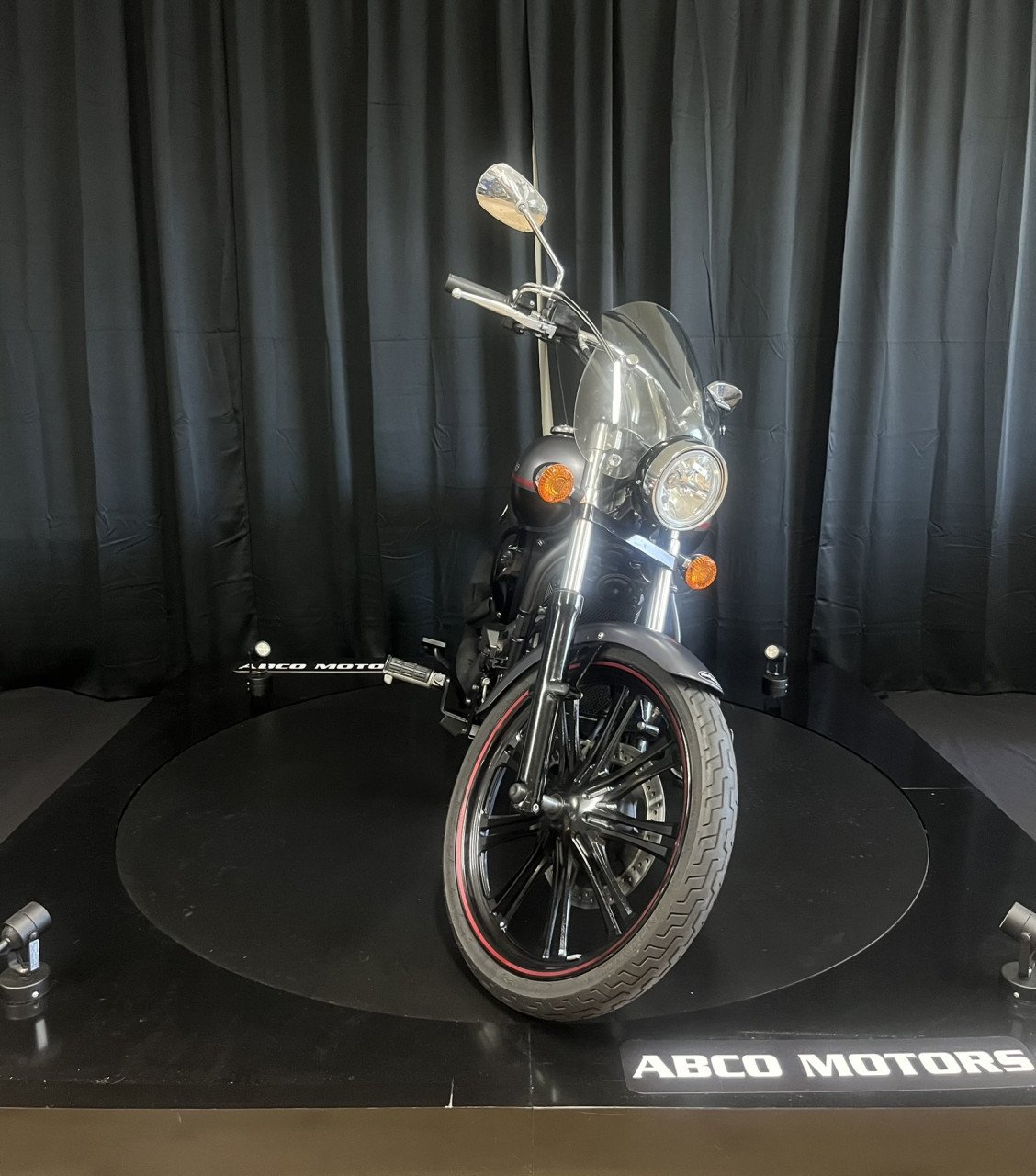 Kawasaki VN900 Custom