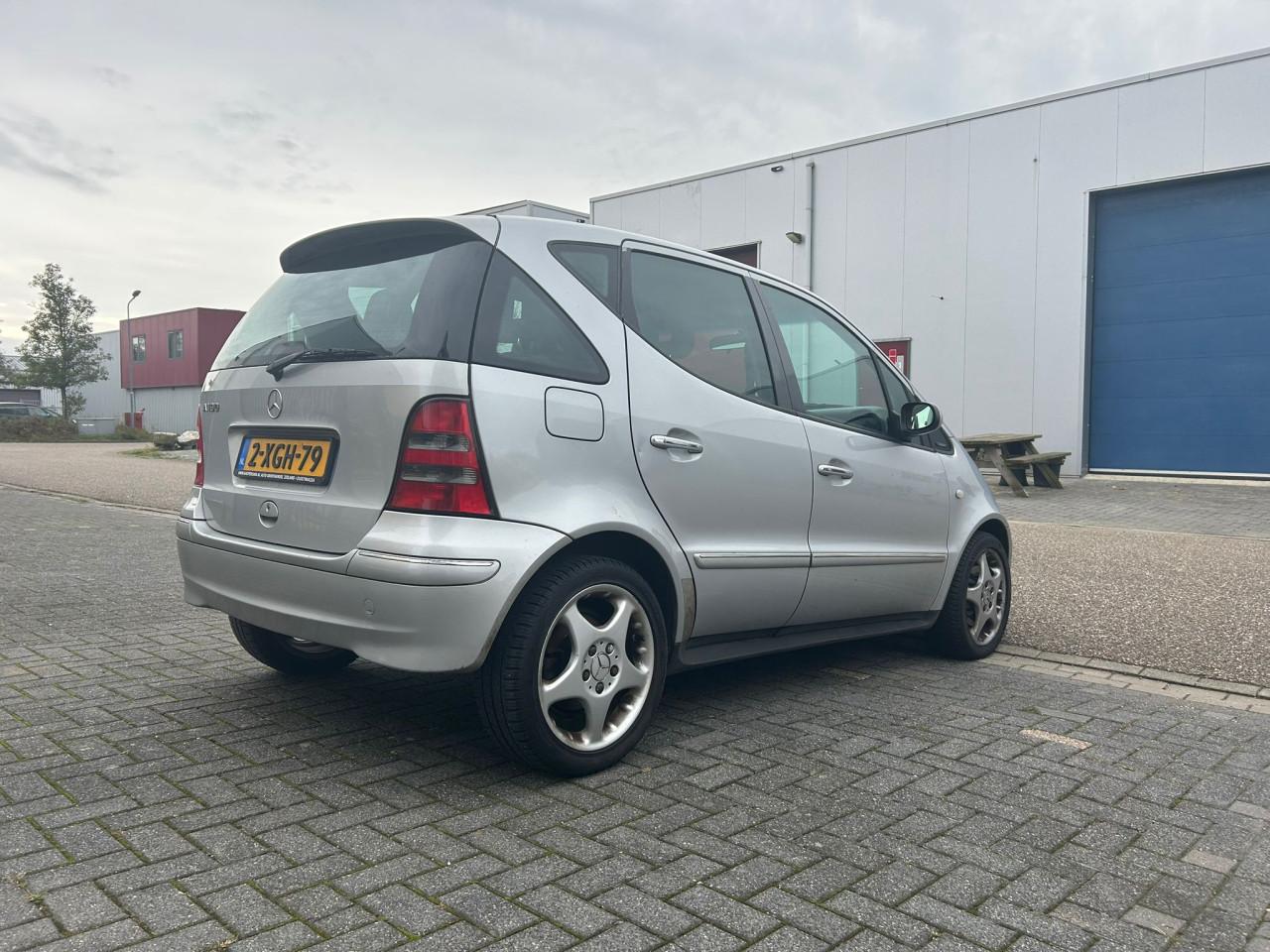 Mercedes-Benz A-klasse 190 Elegance AUTOMAAT/HALF LEDER