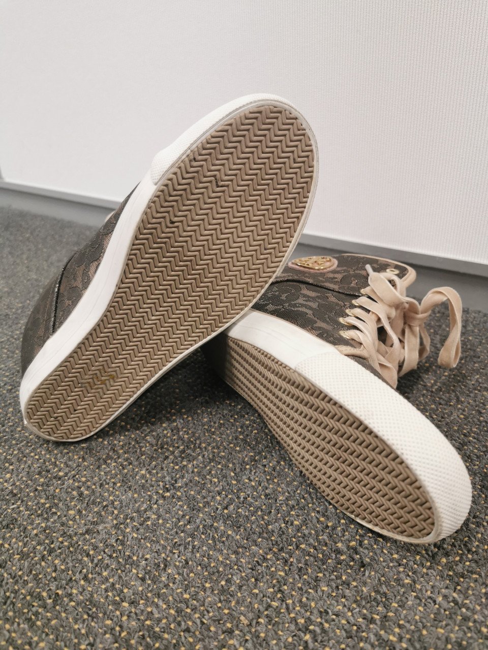 Nieuwe Guess schoenen (40)
