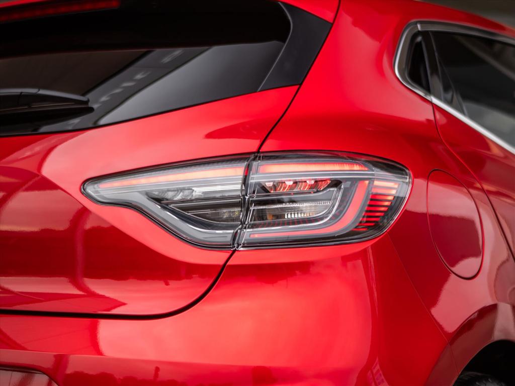 Renault Clio 1.0 tce 90 techno | navigatie | park. sensoren | camera | stoe