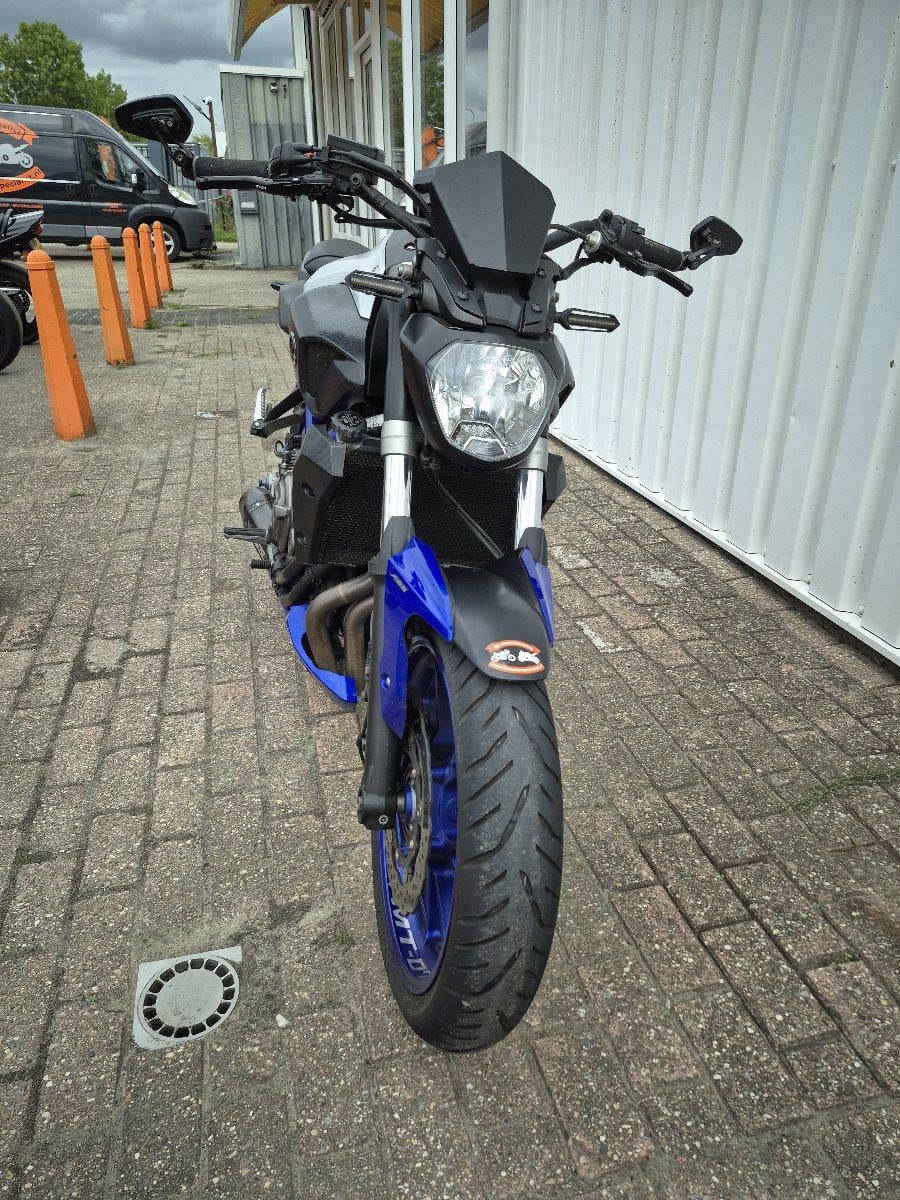Yamaha MT-07 uit 2016 stoere naked bike, full options!