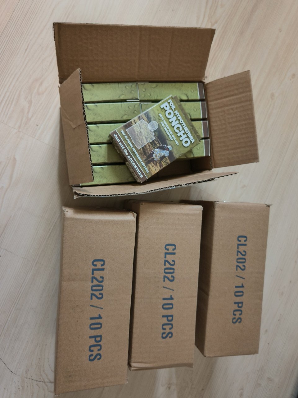 Restpartij noodproducten van een noodpakkettenwebshop