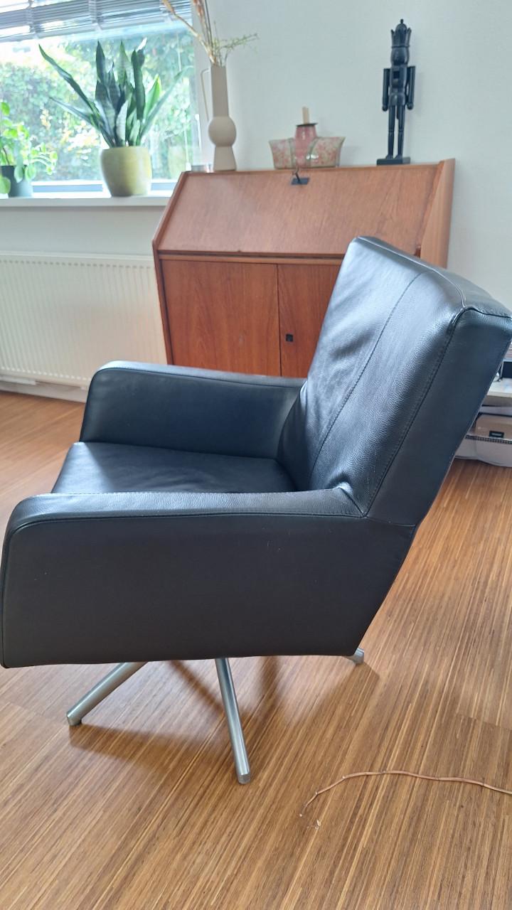 Zwart lederen design fauteuil 'Bree's New world'