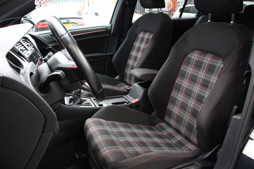 Volkswagen Golf 2.0 tsi gti | pano. | dynaudio