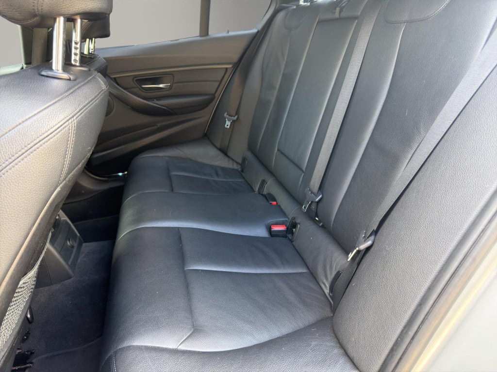 BMW 3-serie 320d high executive leder pdc