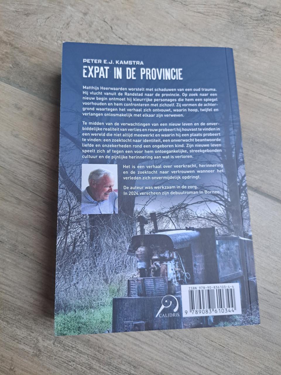 Psychologische roman Expat in de provincie van Peter E.J Kamstra zgan.