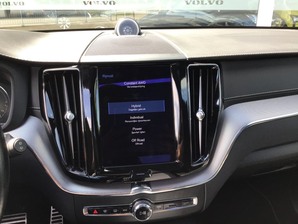Volvo XC60 t8 390pk recharge r-design| adap.cruise| b&w sound| panodaktrekh