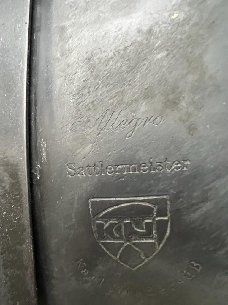 KN Allegro dressuurzadel