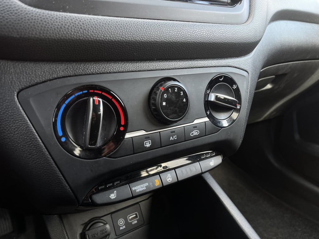 Hyundai I 20 1.2 hp i-motion premium | stuur/stoelverw. | radio | airco