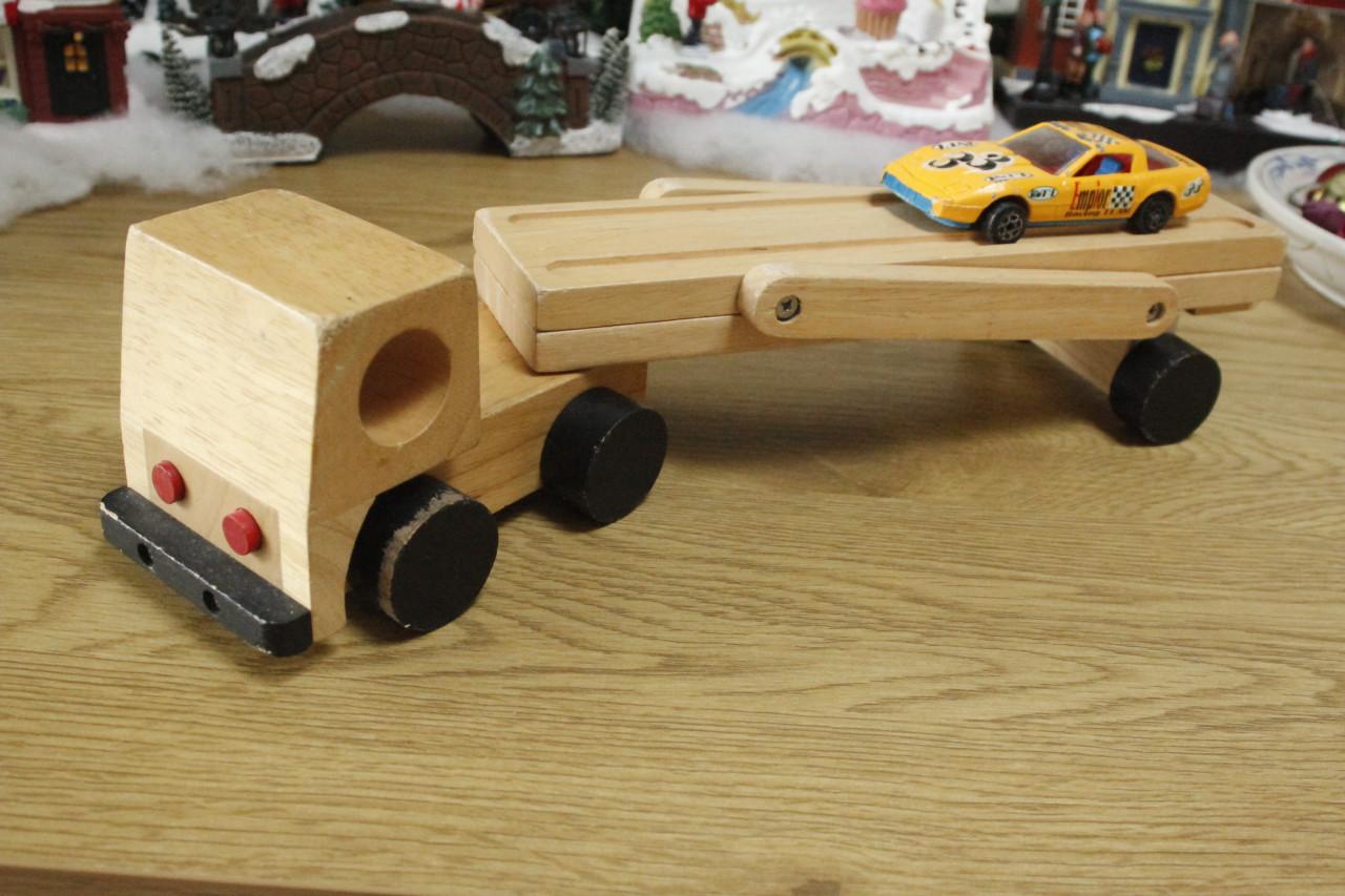 Houten vrachtauto, oplegger