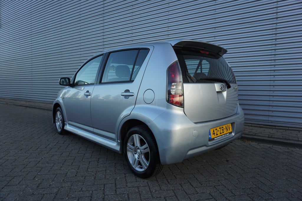 Daihatsu Sirion 2 1.3-16v sport airco / elektr. ramen / nap