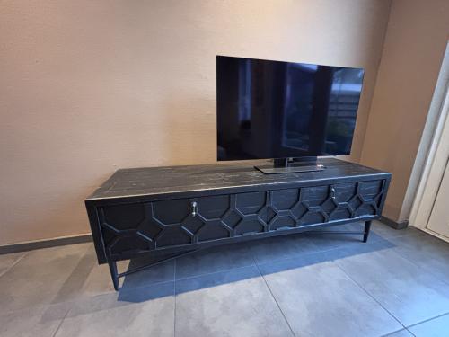 Mooi gedecoreerde (Tv-)kast