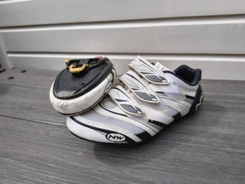 Fietsschoenen maat 42, voor SPD-SL pedalen.