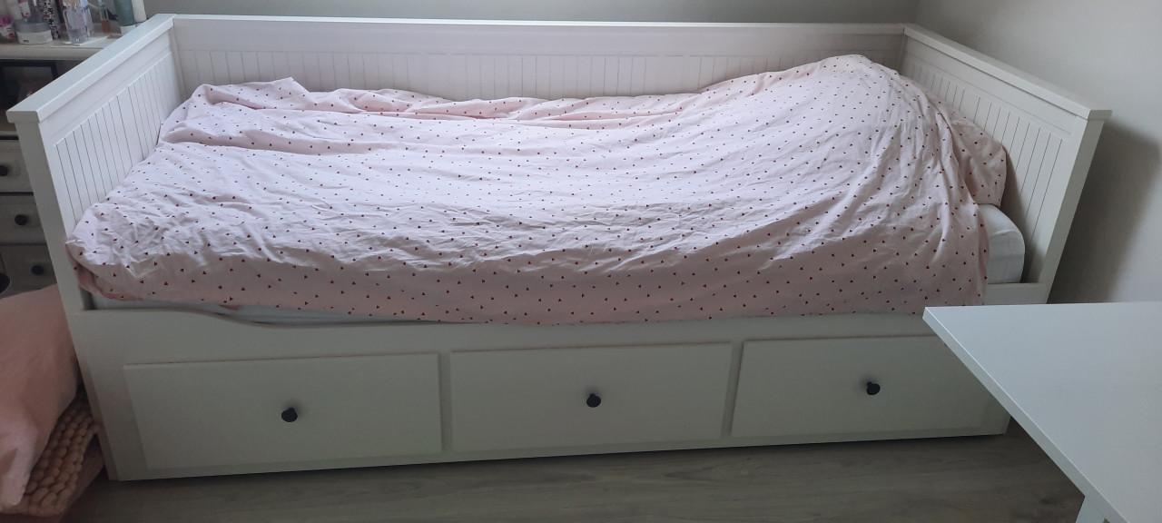 Ikea Hemnes uitschuifbaar bed met 3 lades