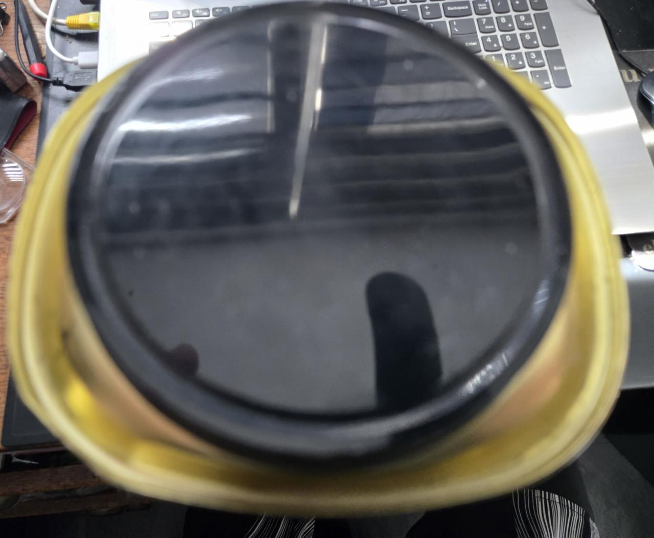 Groot vintage reclameblik van het merk Hacks voor keelpastilles. Leeg