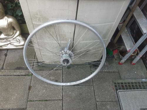 28 inch nexus voorwiel, naafdynamo, rollerbrake rem