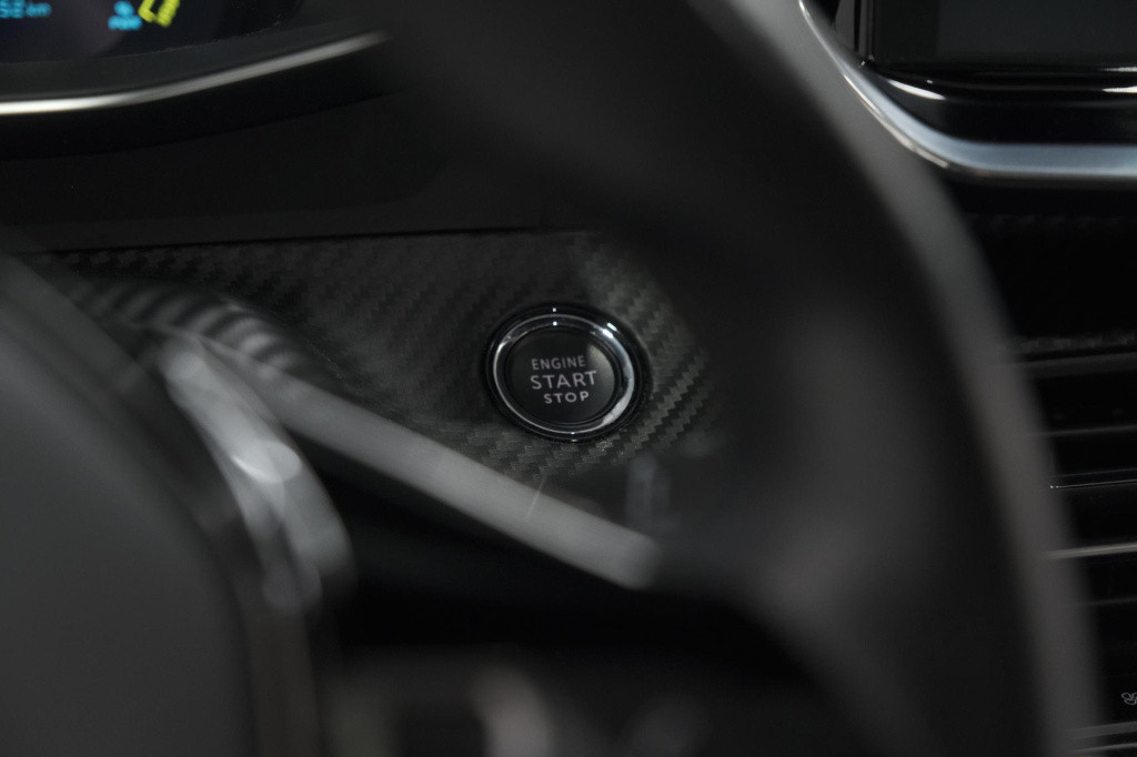 Peugeot E-2008 ev gt pack 50 kwh | schuif-/kanteldak | adaptieve cruise con