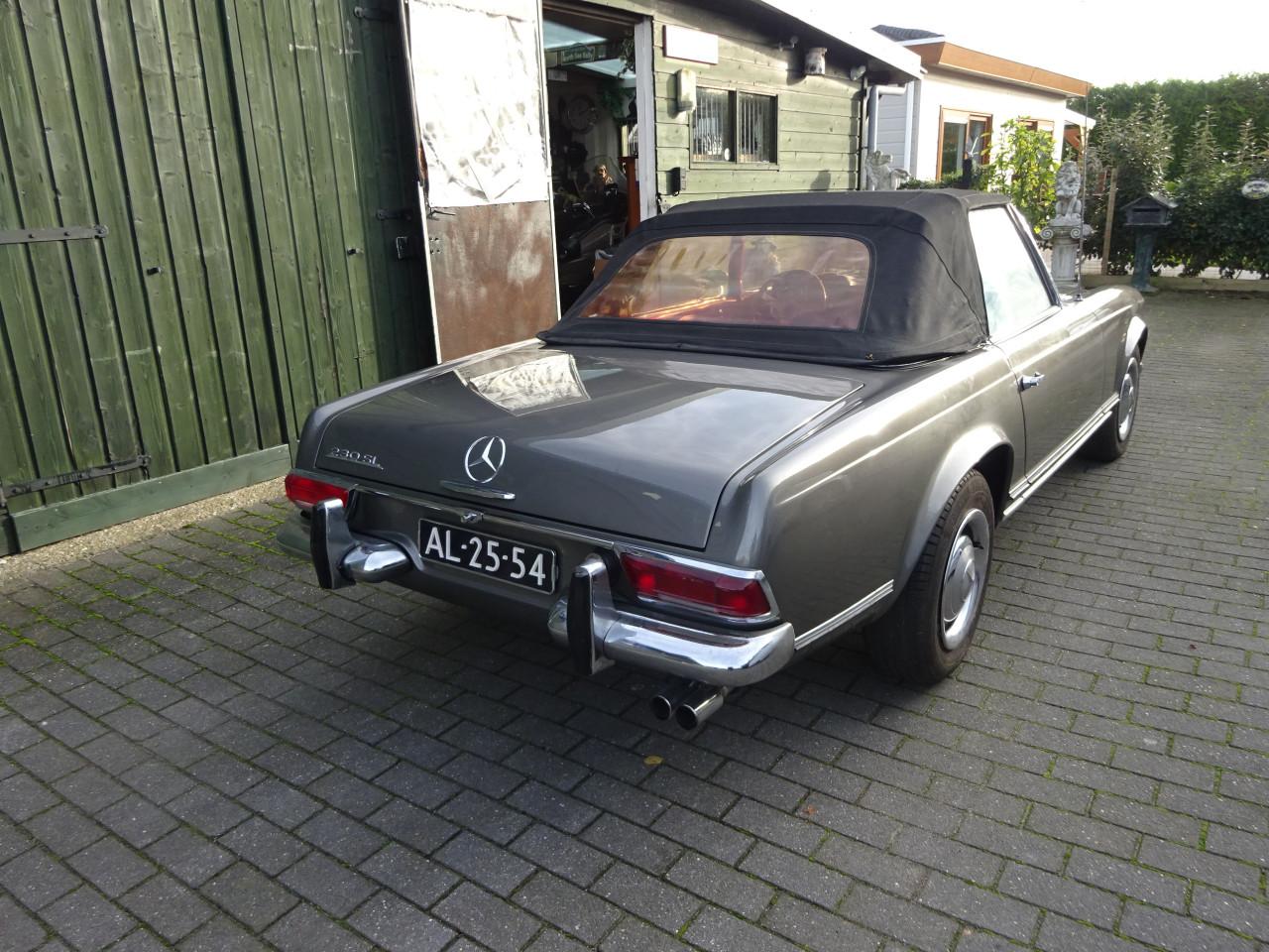Mercedes 230 SL Pagode uit 1964