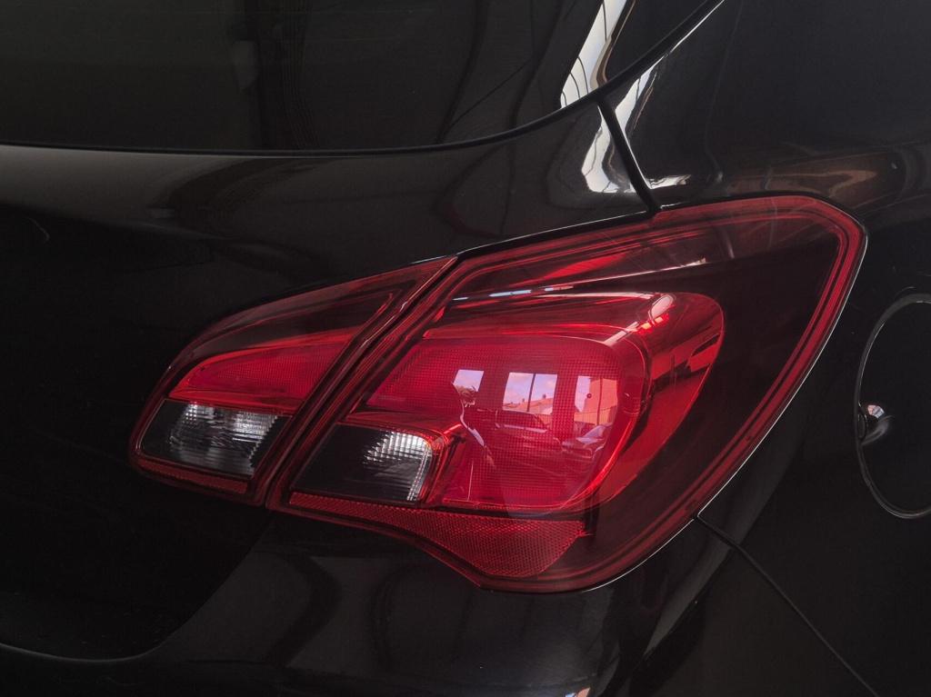 Opel Corsa 1.4 colour edition / stuur-stoelverwarming / parkeersensoren