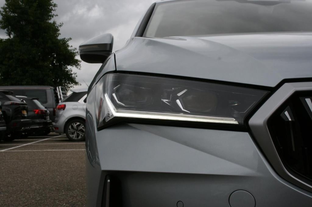 Skoda Superb combi 1.5 tsi mhev first edition