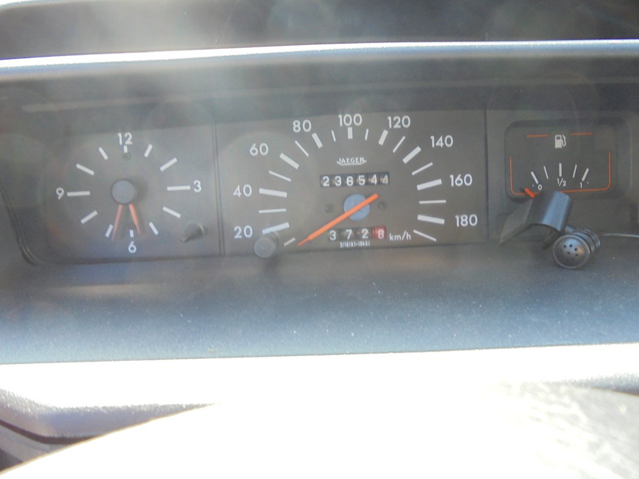 205 1.4 Generation ,youngtimer met werk ,bekleding zeer netjes € 895