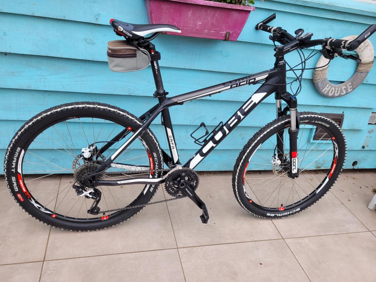 Te koop zeer nette cube mountainbike