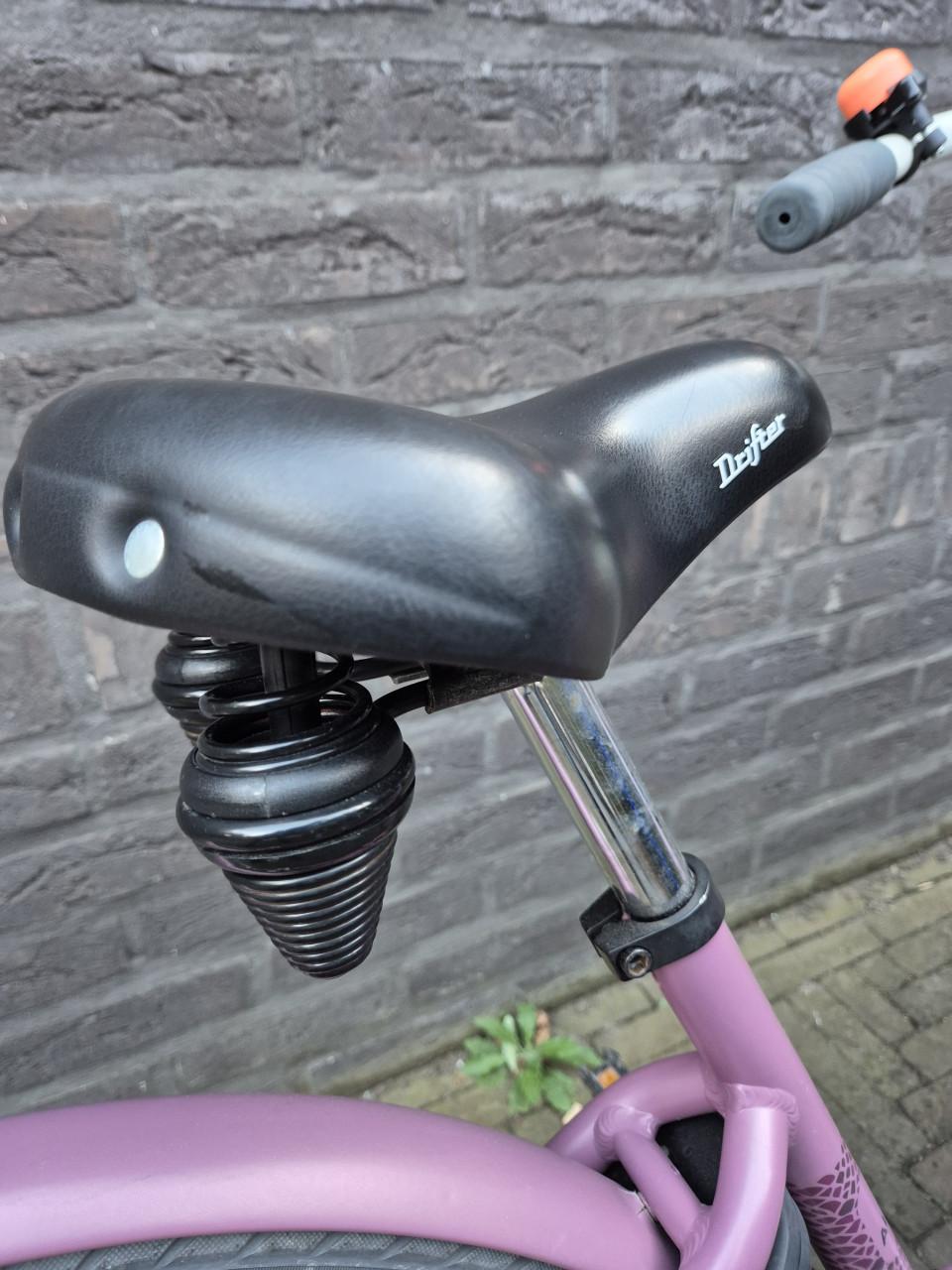 Roze Alpina Mood meisjesfiets 24 inch 3 versnellingen